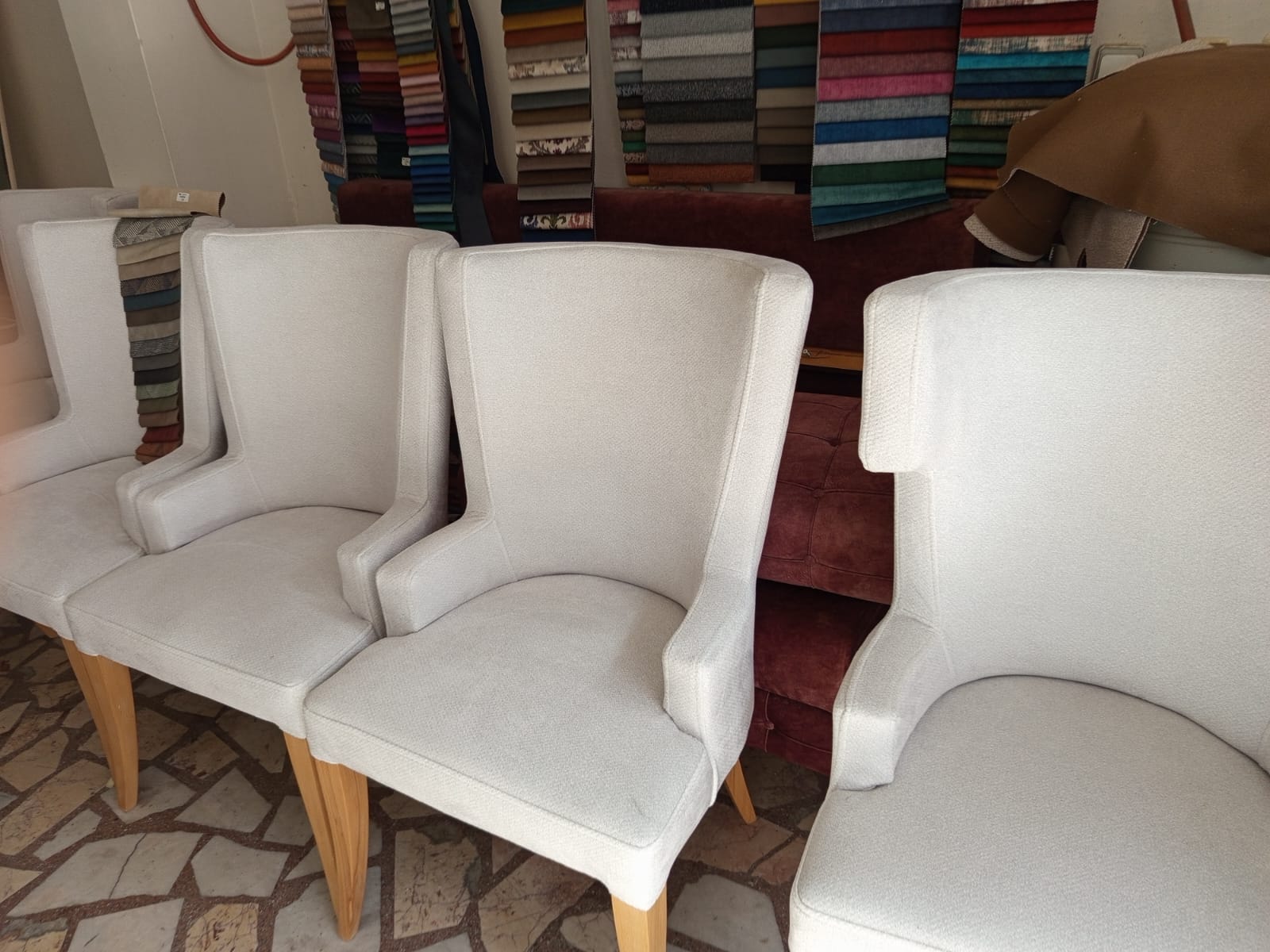 Sandalye Döşeme Tamiri Avcılar – Profesyonel Hizmet